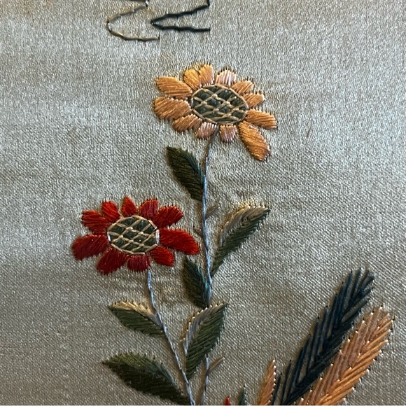 Asian Silk Embroidered Framed Art Ornate, Decor, Birds, Flowers, Spring - Picture 4 of 9